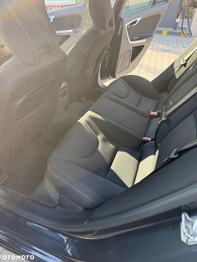Volvo S60 D2 Momentum - 6