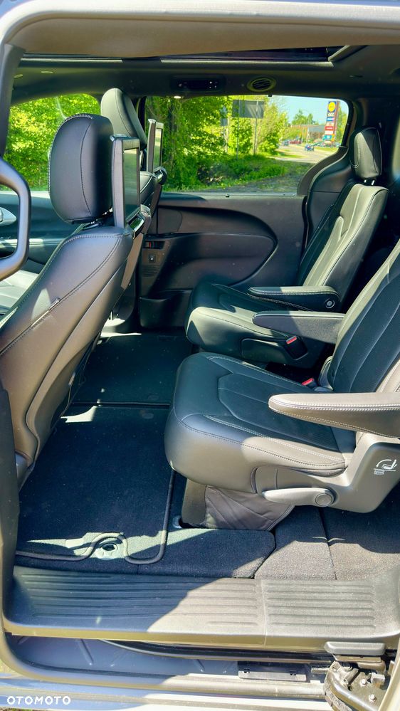 Chrysler Pacifica - 13