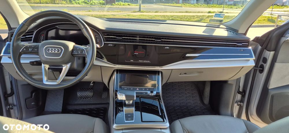 Audi Q8 - 10