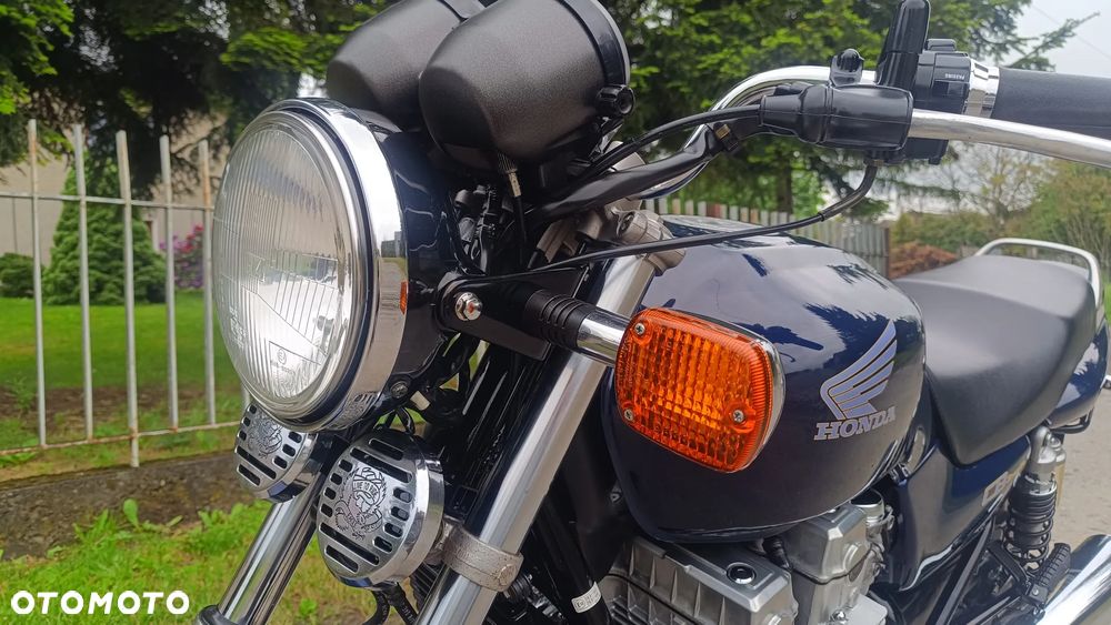 Honda CB - 12