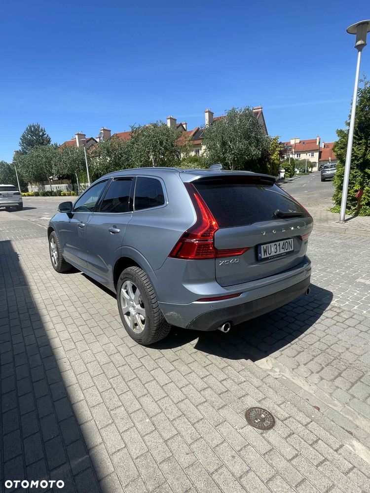 Volvo XC 60 D5 AWD Momentum - 4