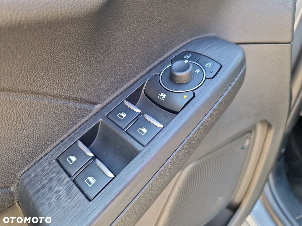 Ford Kuga - 11