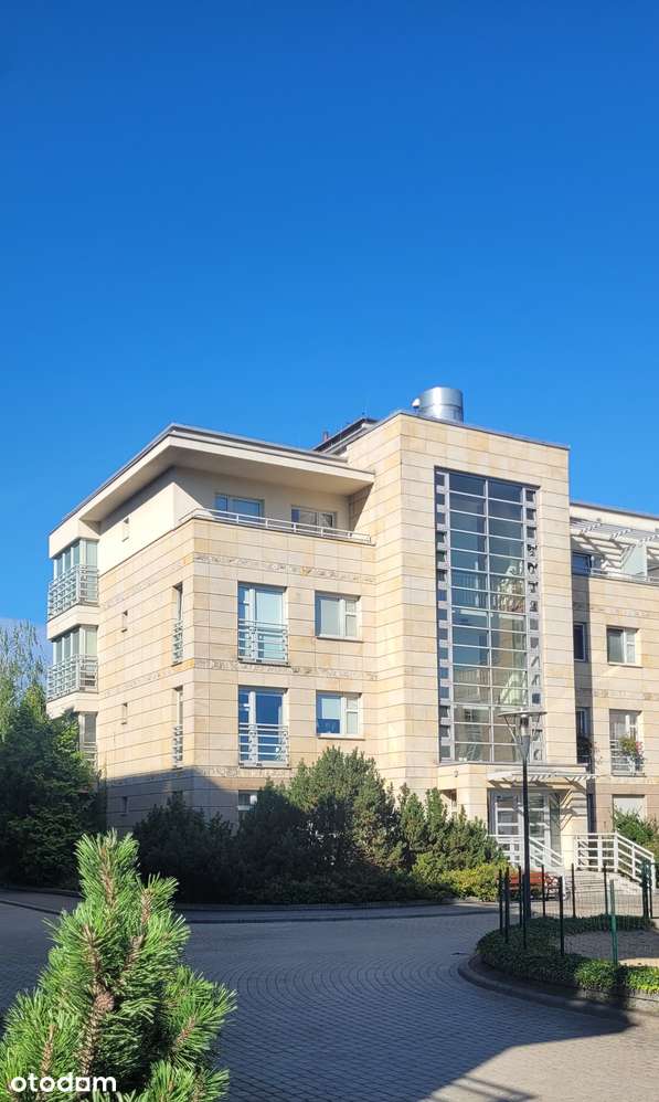 Wyjątkowy 4 - pokojowy apartament, z widokiem na park