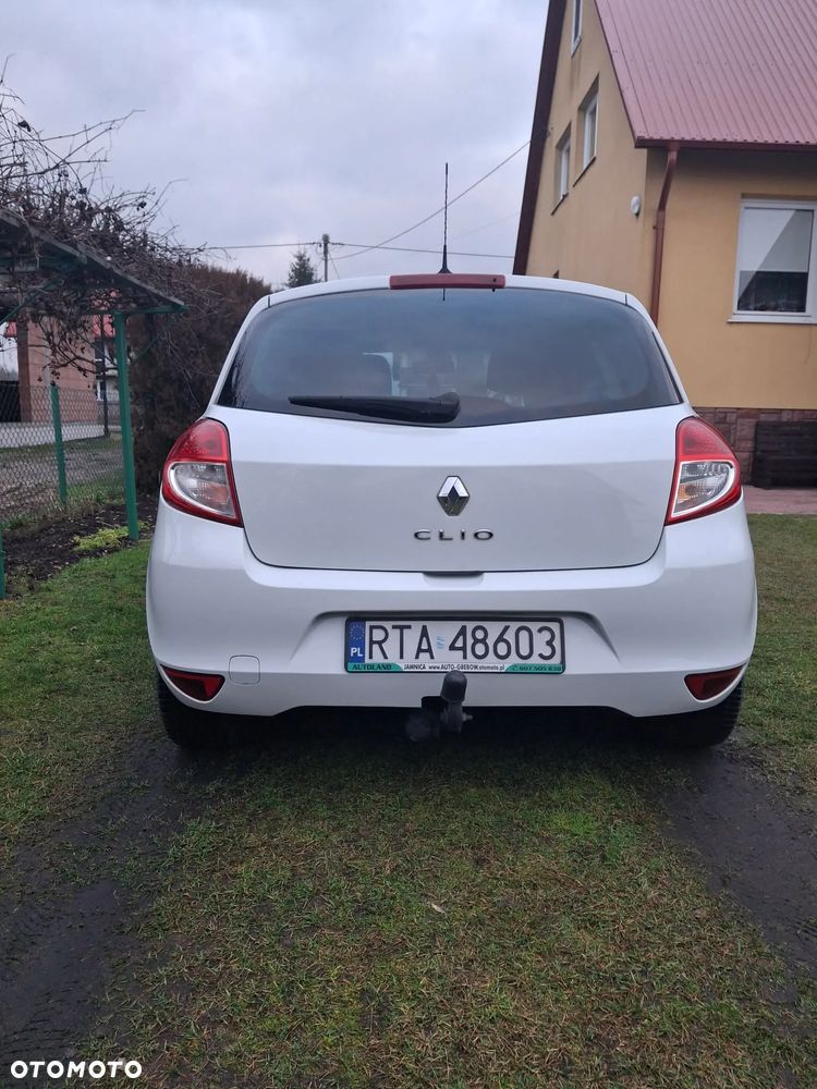 Renault Clio - 8