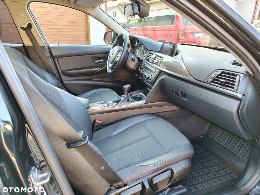 BMW Seria 3 318d Modern Line - 12