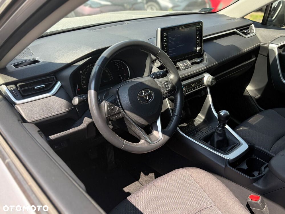 Toyota RAV4 - 22