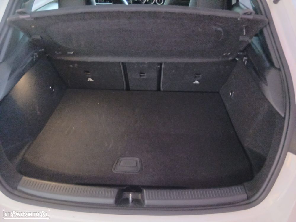 Mercedes-Benz A 250 e AMG Line - 14