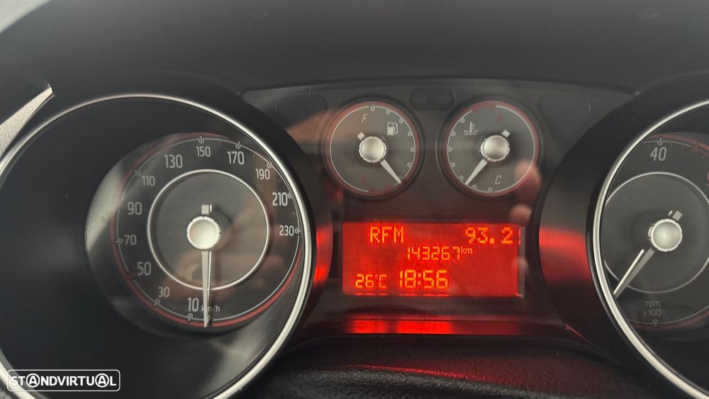Fiat Punto 1.3 M-Jet Lounge S&S - 5
