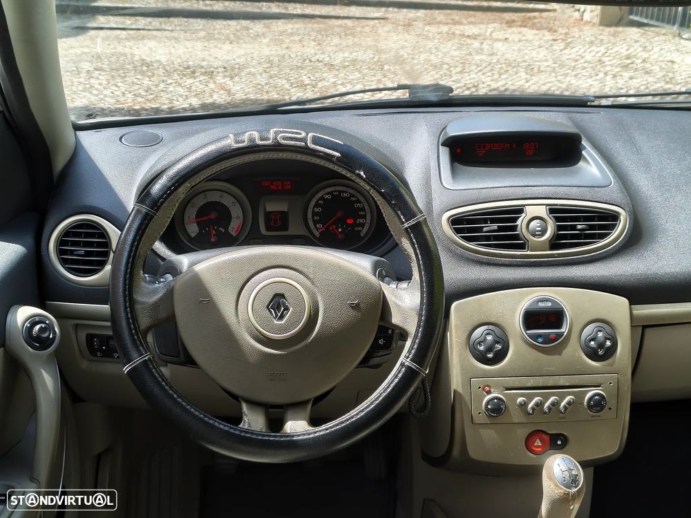 Renault Clio 1.2 16V Privilège - 15