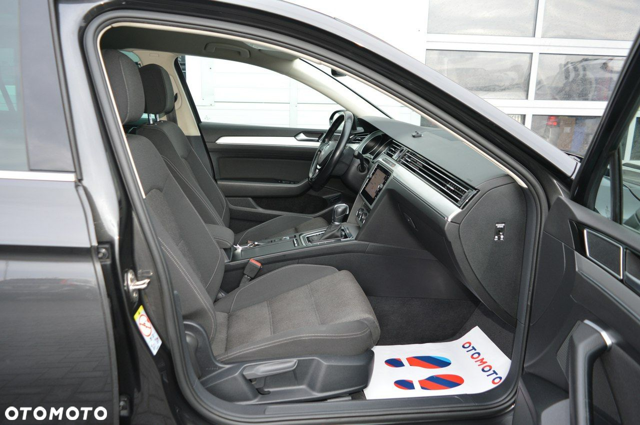 Volkswagen Passat Variant 1.6 TDI (BlueMotion Technology) DSG Trendline - 27