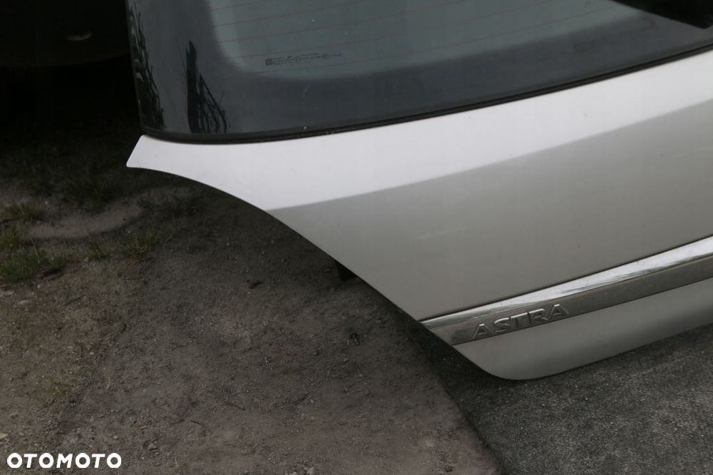 klapa bagażnika Opel Astra H z157 - 2