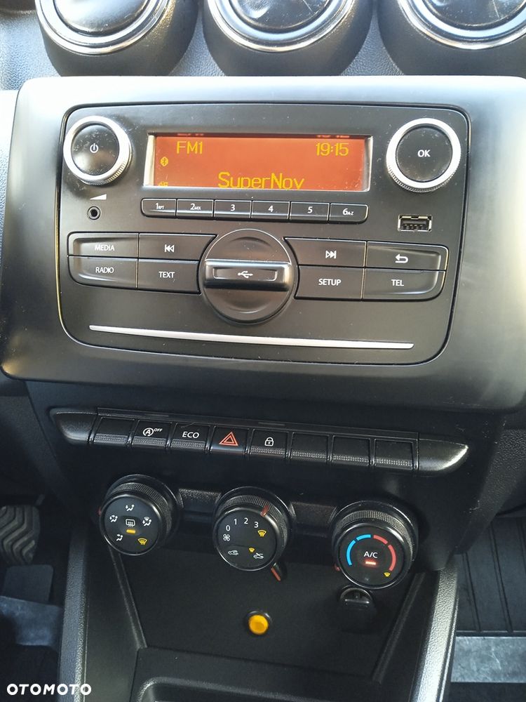 Dacia Duster 1.6 SCe Laureate S&S - 11