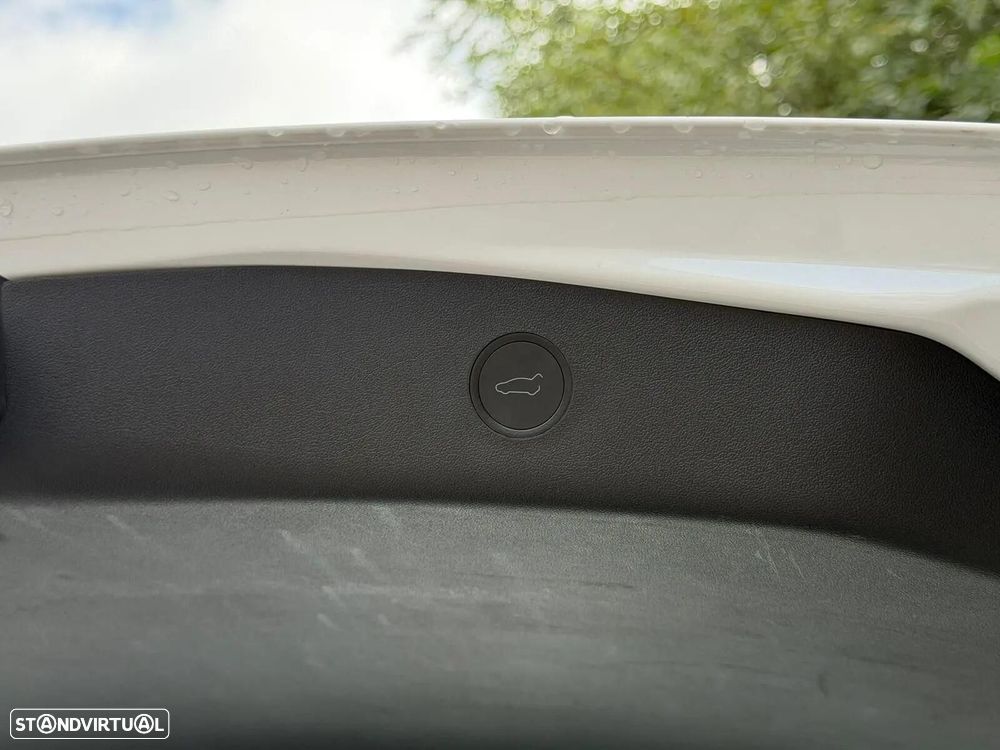 Tesla Model 3 Standard Range Plus RWD — fotografia 13