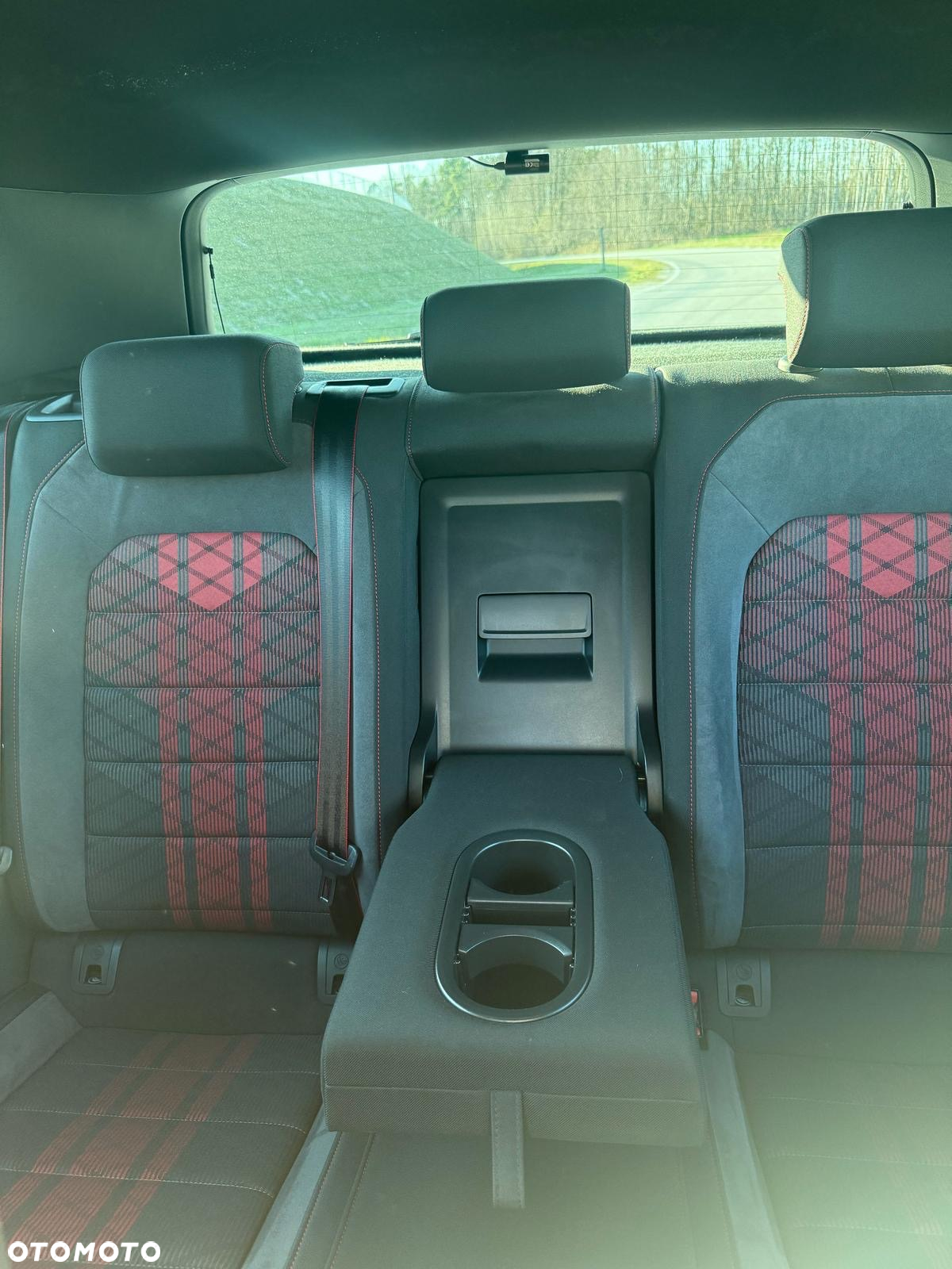 Volkswagen Golf VII 2.0 TSI GTI TCR DSG - 9
