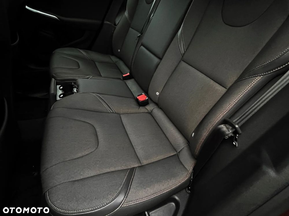 Volvo V40 Cross Country D2 Geartronic Momentum - 32