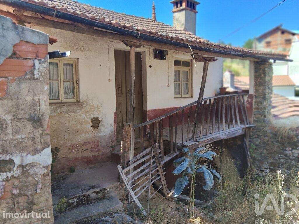 Casa de aldeia T2 em Castanheira de Pêra e Coentral de 98,00 m2 - Grande imagem: 4/26