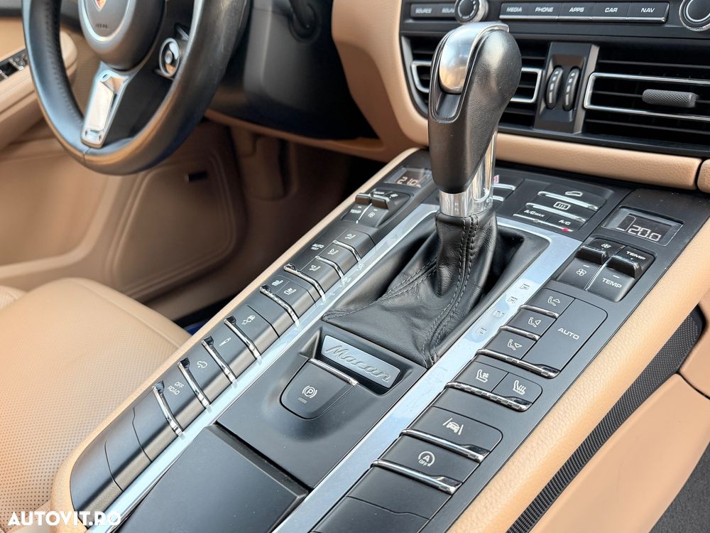Porsche Macan - 28