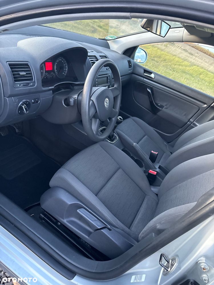 Volkswagen Golf - 24