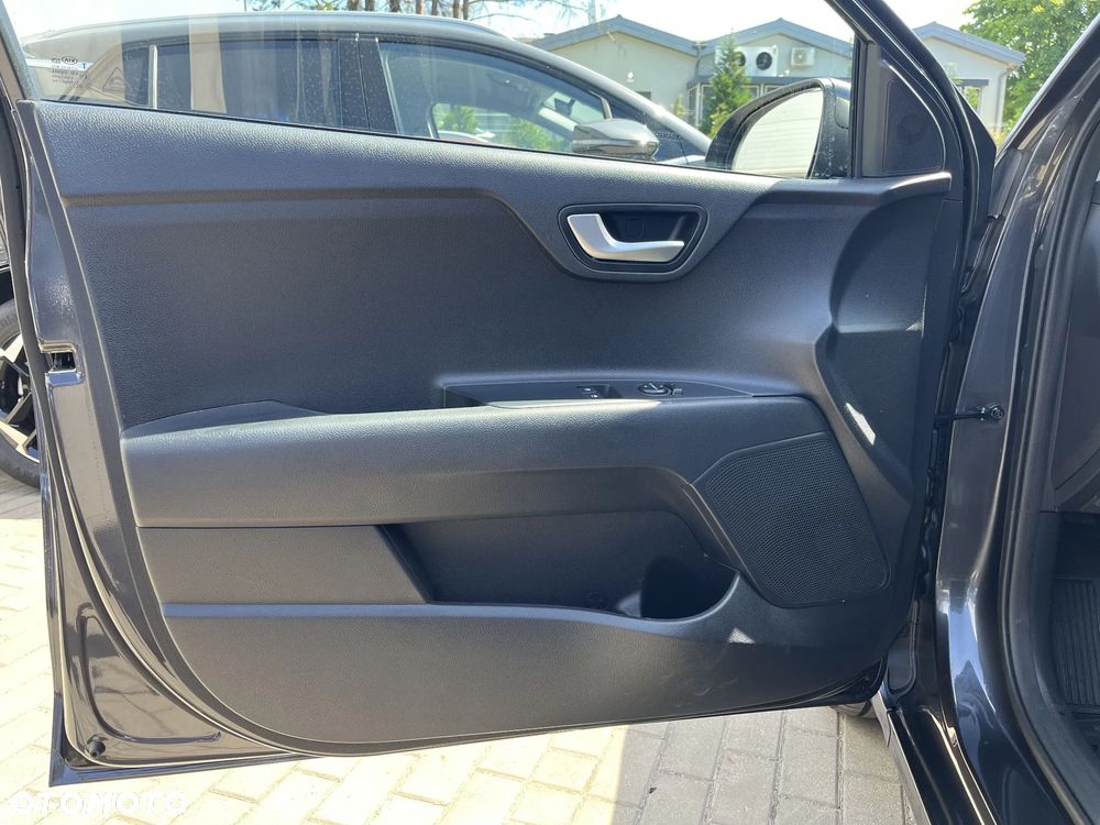 Kia Rio 1.4 L - 10