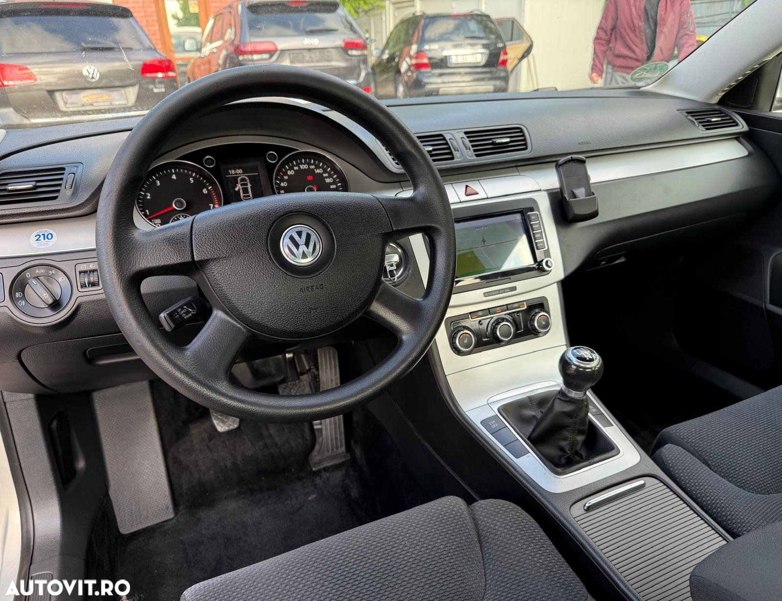 Volkswagen Passat - 9