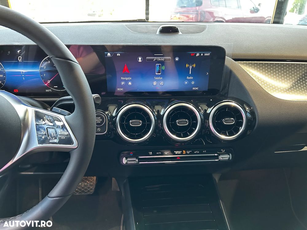 Mercedes-Benz GLA - 14