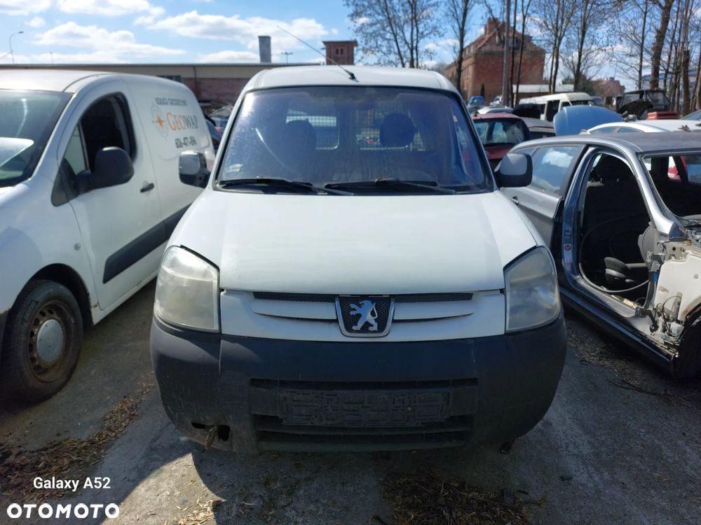 Zderzak PEUGEOT PARTNER 1,6HDI 07R. maska,lampy,drzwi,klapa..... - 1