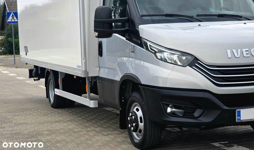 Iveco ❗️❗️DAILY 3.0 180KM 50C18 ❗️❗️ZABUDOWA IGLOOCAR 10 PALET / MROŹNIA -32 +32 / AGREGAT THERMOKING V300 MAX / AUTOMAT HI-MATIC / LAKIER METALIC / NAWIGACJA / TEMPOMAT ADAPTACYJNY / PODUSZKI PNEUMATYCZNE / GRUBA ŚCIANKA / WERSJA WZMOCNIONA / SALON POLSKA / FULL LED / MAKSYMALNA DOSTĘPNA OPCJA WYPOSAŻENIA❗❗ STAN - JAK NOWY ❗️ - 11