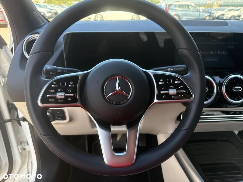 Mercedes-Benz GLA 200 Style - 13