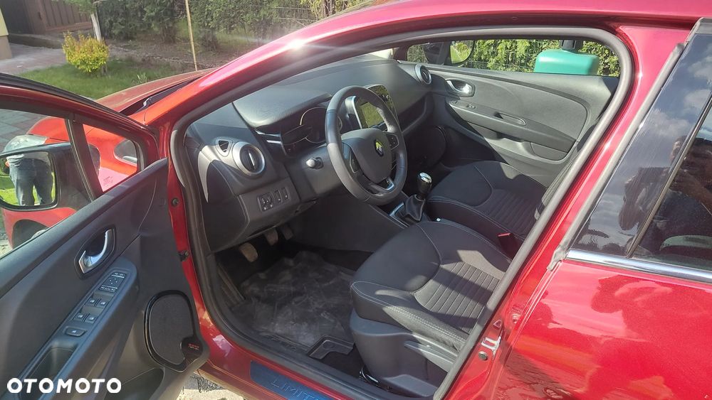 Renault Clio - 10