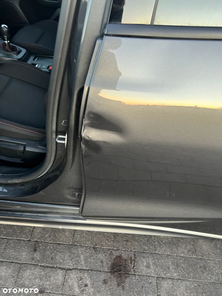 Ford Focus 1.0 EcoBoost Hybrid ST-LINE - 9