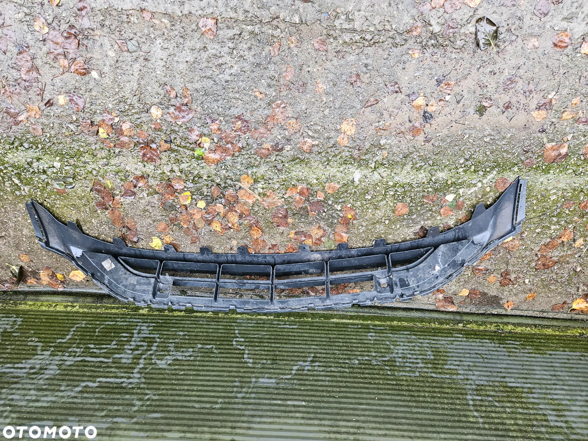 ZDERZAK KRATKA ATRAPA ŚRODKOWA MERCEDES GLA X247 W247 A2478854205 B.ŁADNY RA-M - 2