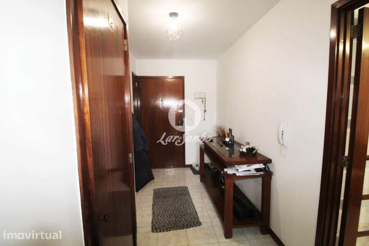 Apartamento T2 com Vistas Desafogada e Excelente Localização, ao m... - Grande imagem: 4/23