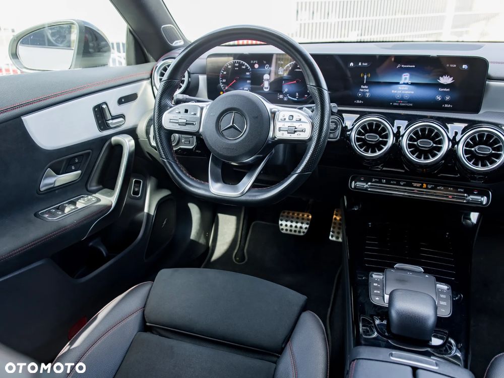 Mercedes-Benz CLA 200 7G-DCT - 11
