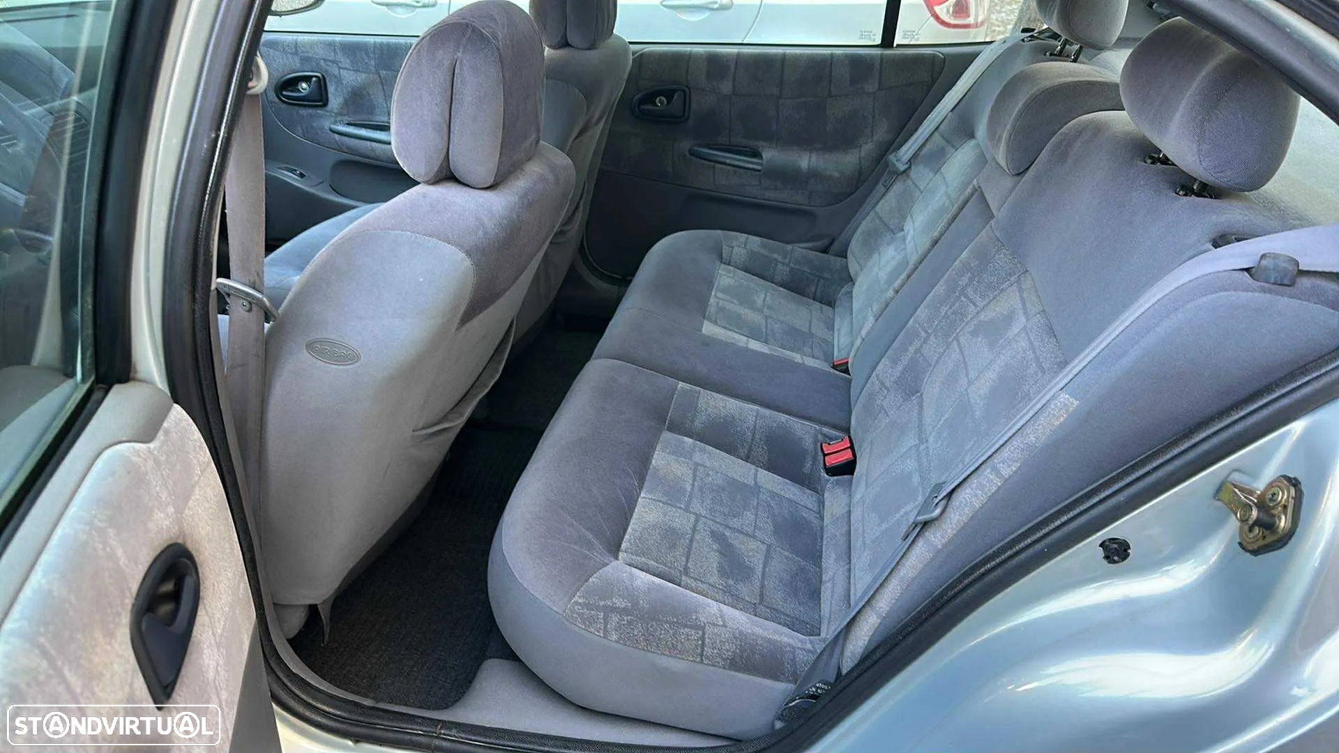 Renault Mégane 1.4 16V RXE AC - 11