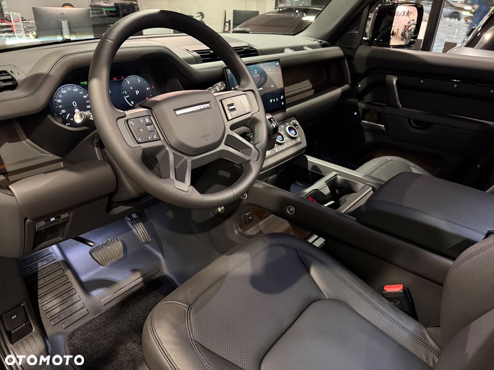 Land Rover Defender 2.0 D240 HSE - 22