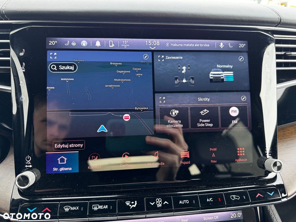 Jeep Grand Wagoneer - 34