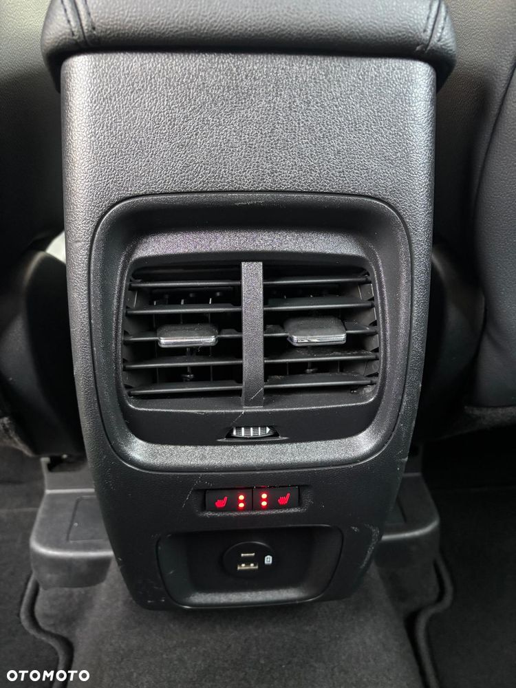 Ford Kuga - 23