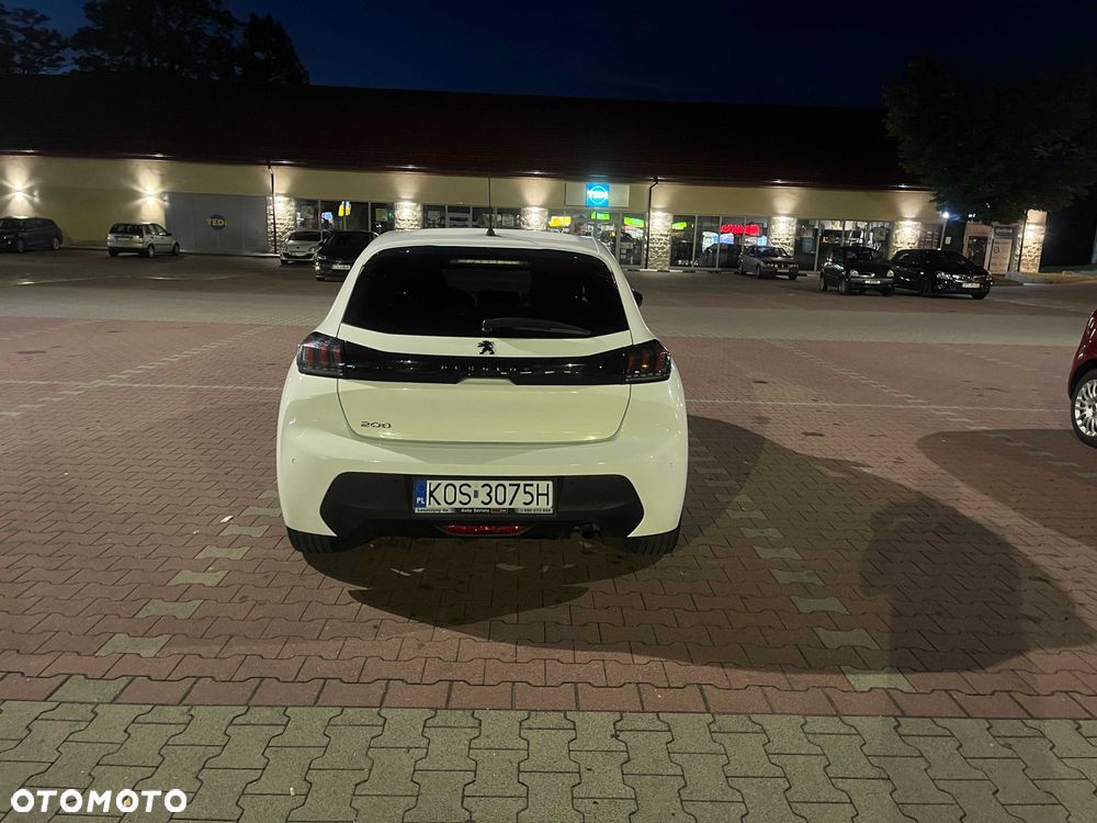 Peugeot 208 - 1