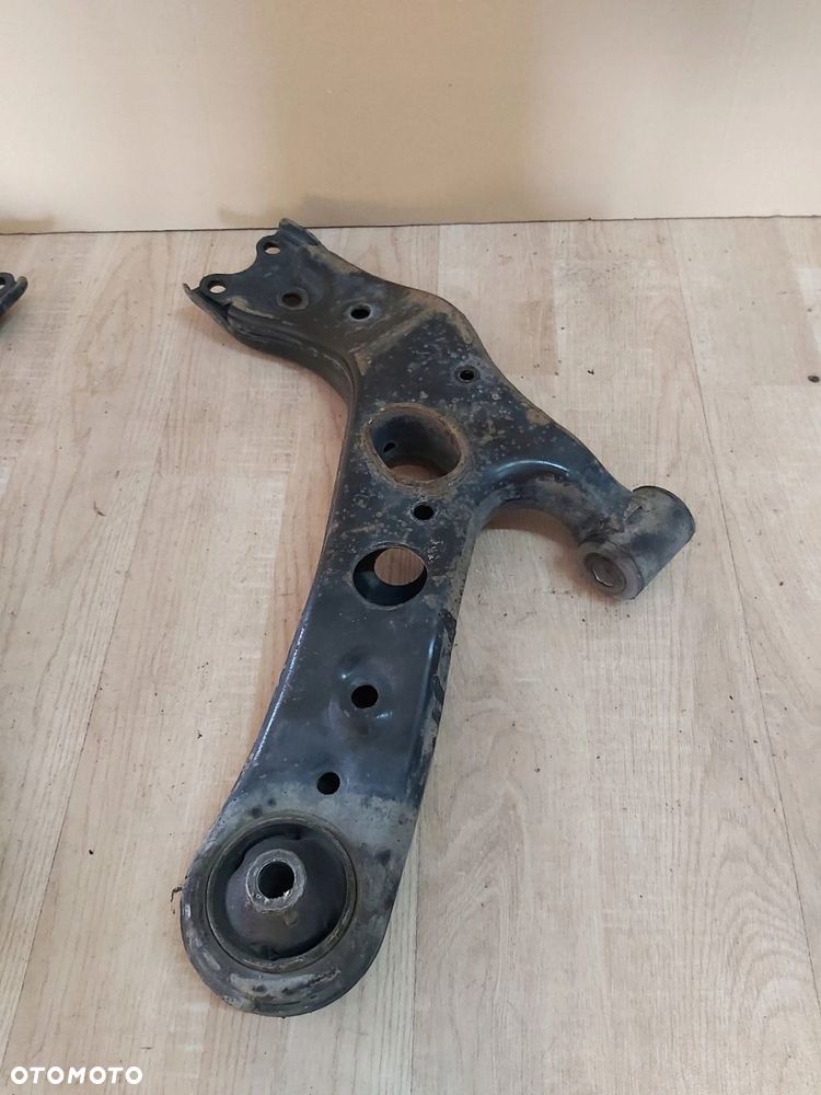 Toyota Rav4 IV wahacz przód prawy 2,5 USA - 2