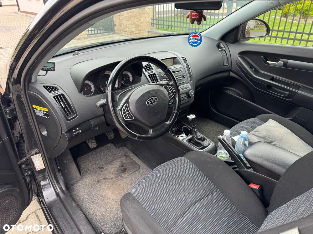 Kia Ceed 1.6 CRDi 90 Vision - 8