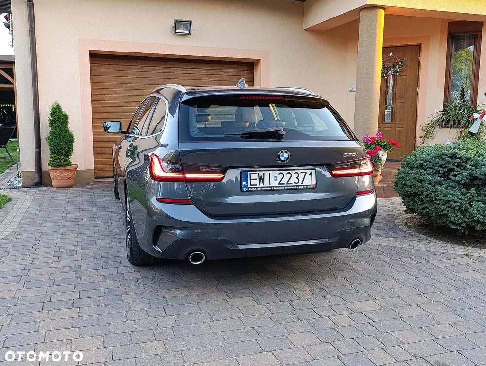 BMW Seria 3 330i M Sport sport - 9