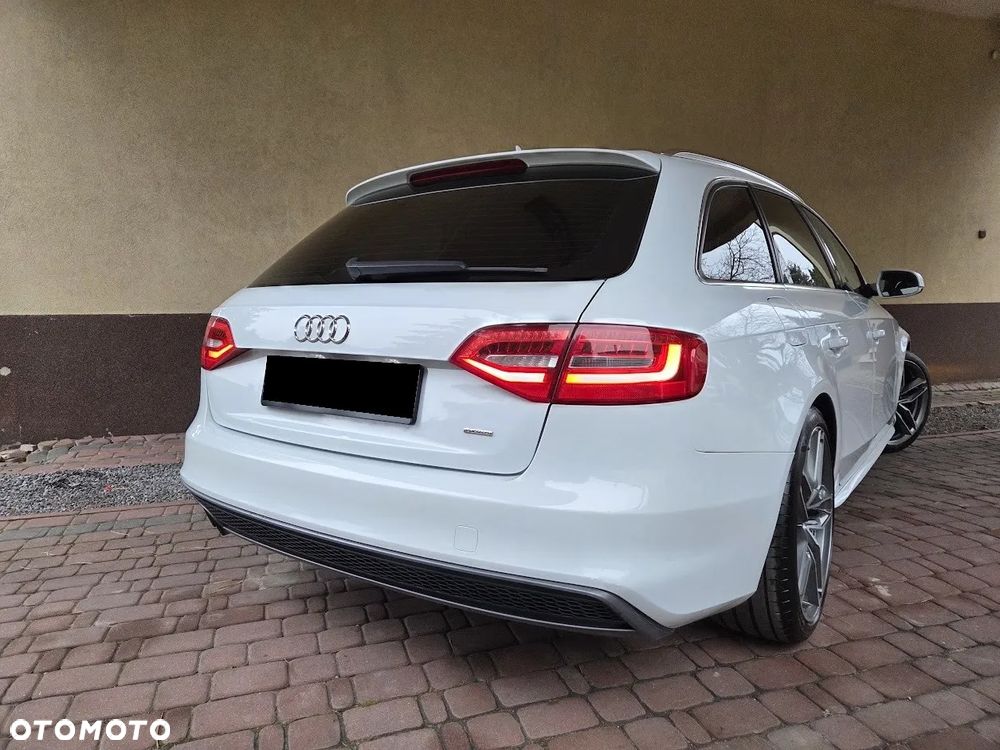 Audi A4 Avant 2.0 TDI DPF quattro S tronic S line Sportpaket - 12