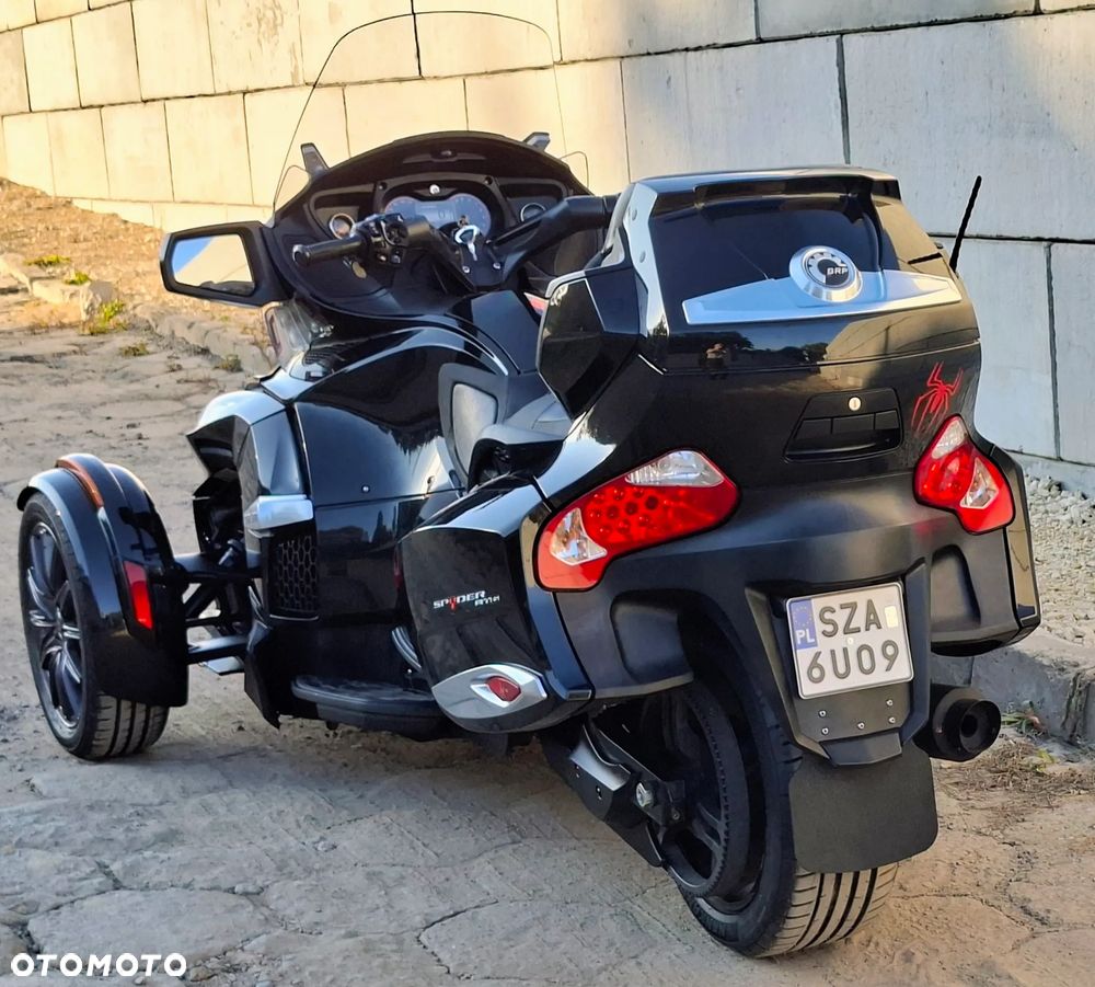Can-Am Spyder - 17