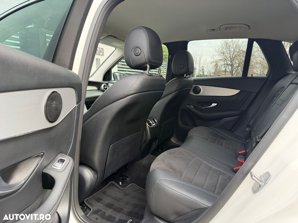 Mercedes-Benz GLC 220 d 4MATIC 9G-TRONIC AMG Line - 12