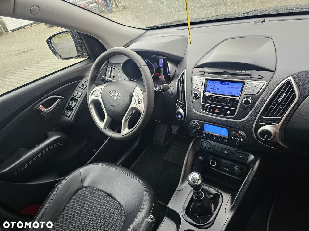 Hyundai ix35 1.7 CRDi 2WD blue Finale Gold - 11