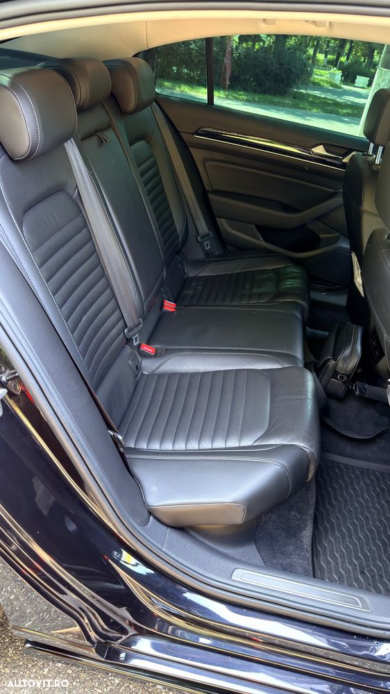 Volkswagen Passat 2.0 TDI SCR BlueMotion Technology 4Motion D Comfortline - 15