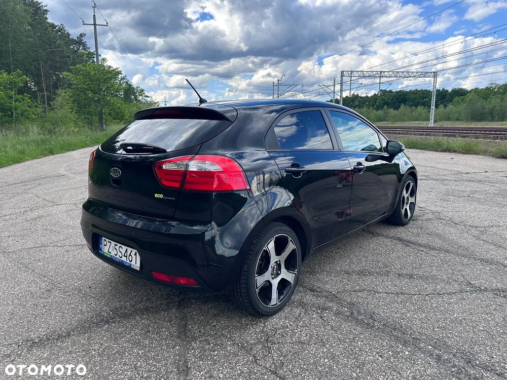 Kia Rio - 10