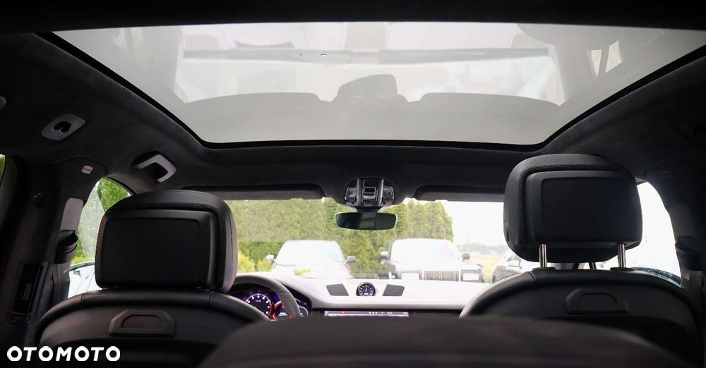 Porsche Cayenne - 21