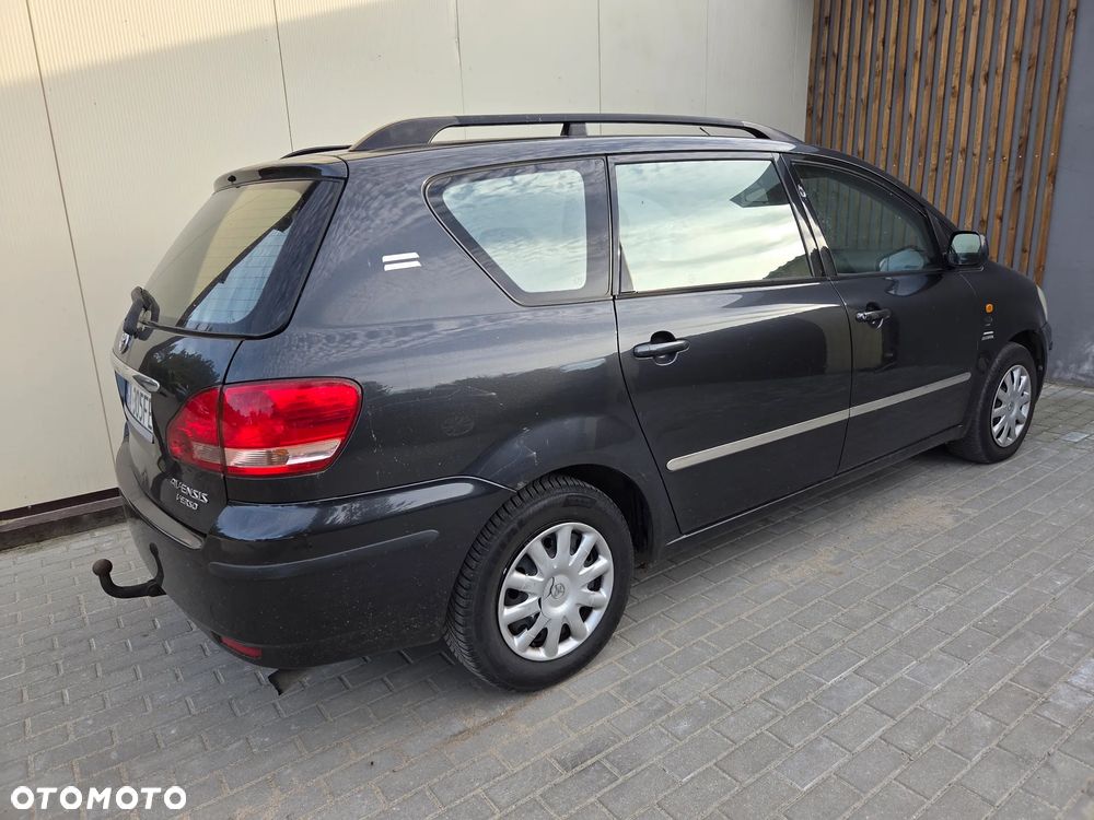 Toyota Avensis 2.0 D-4D Luna - 4