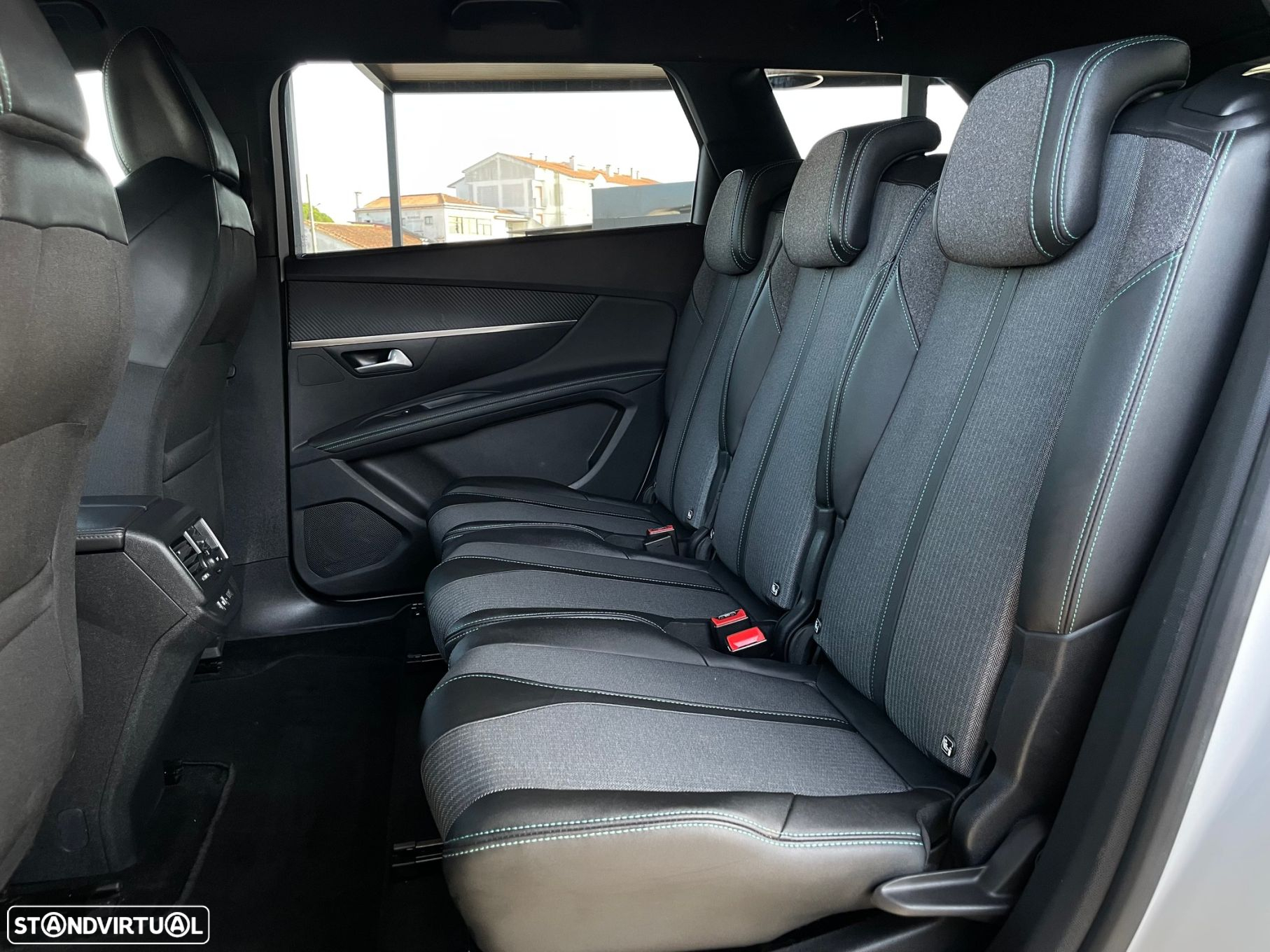 Peugeot 5008 1.2 PureTech Allure Pack EAT8 - 13